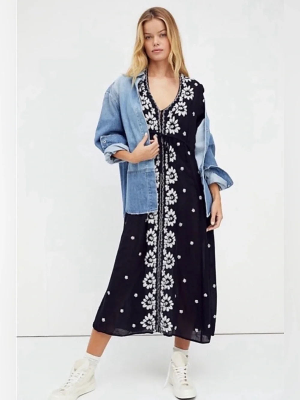 Free People Embroidered Fable V-Neck‎ Empire Waist Midi Dress Black Size Small